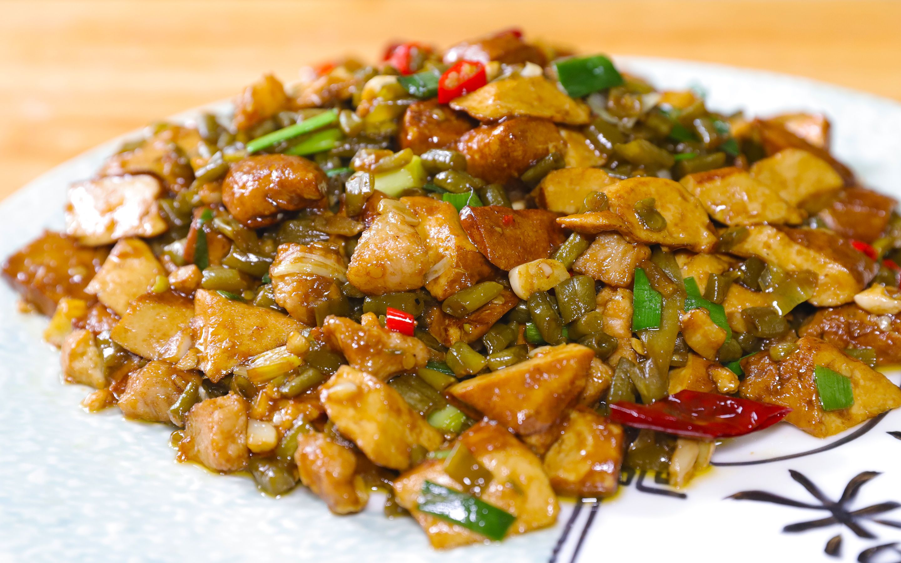 酸豆角和香干才是绝配,简单一炒,开胃又下饭