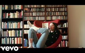 [图]【Sigrid】Plot Twist (Official Video)