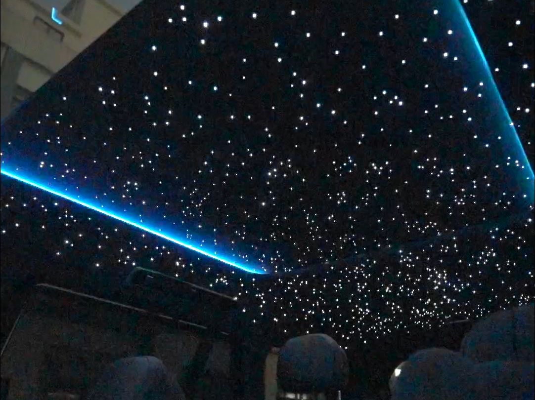 新款行政星空顶加氛围灯