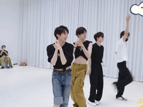 哇哇哇,女团舞,女装 cr:失联养樂多