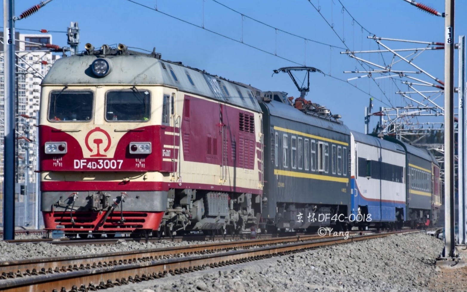 【京沈客专】花老虎动集检测列车驶入北京朝阳站!