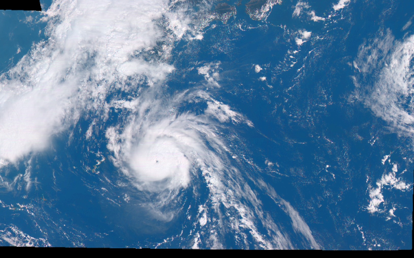 2016年第12号台风南川namtheun卫星云图