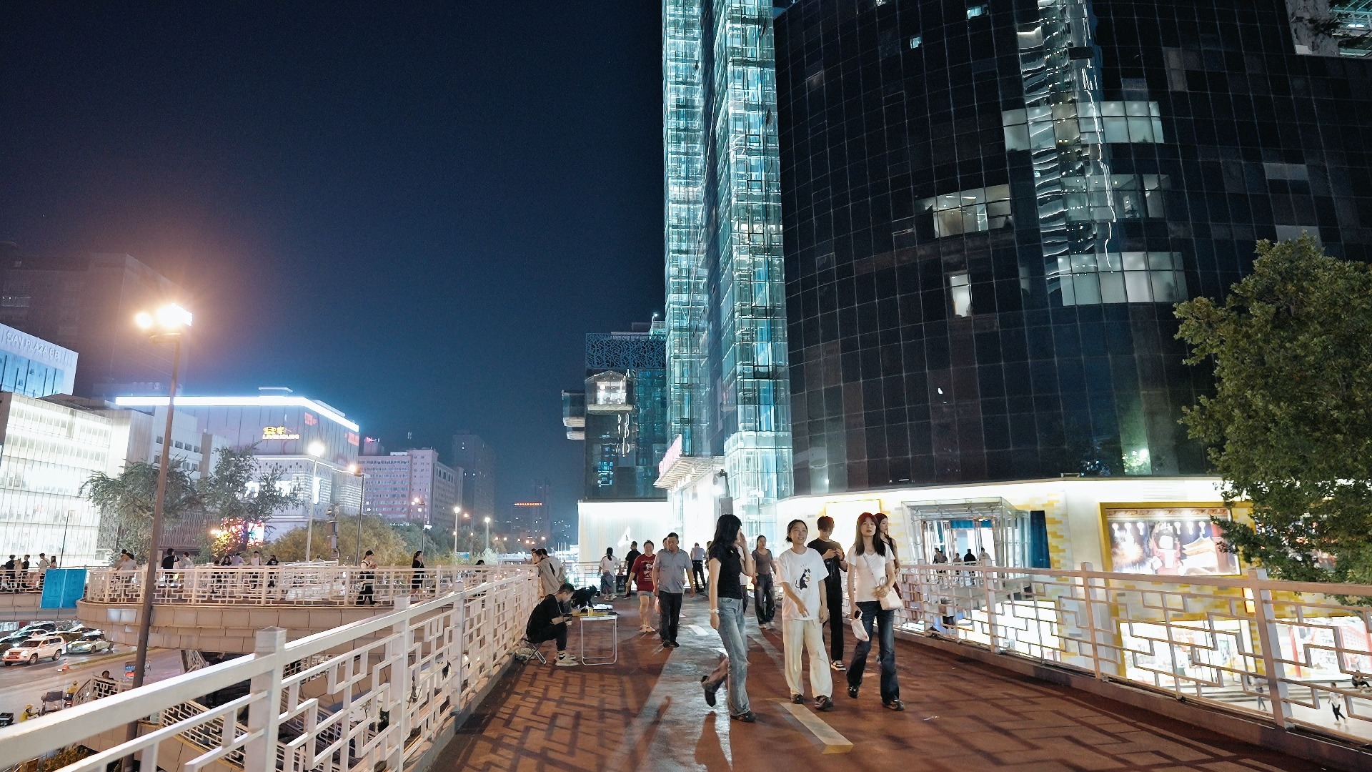 14mm下的小寨赛格广场