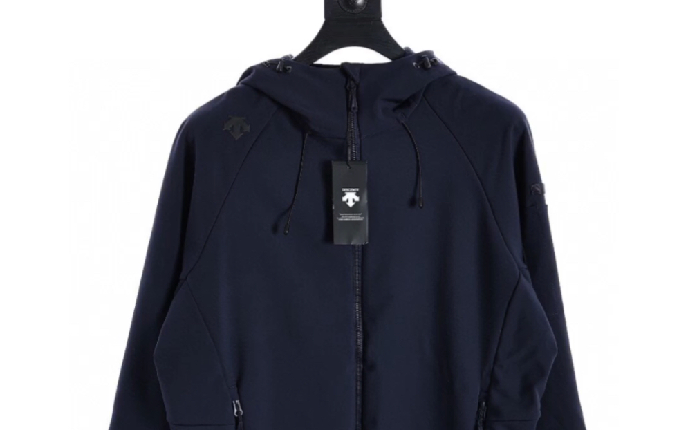 说一下高仿迪桑特descente秋冬季户外运动休闲加绒软壳外套