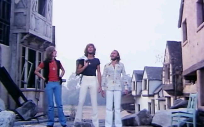 [图]Bee Gees - Stayin' Alive (Official Video)