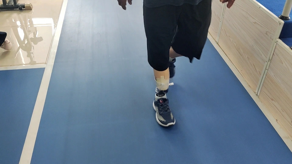 小腿假肢日常训练