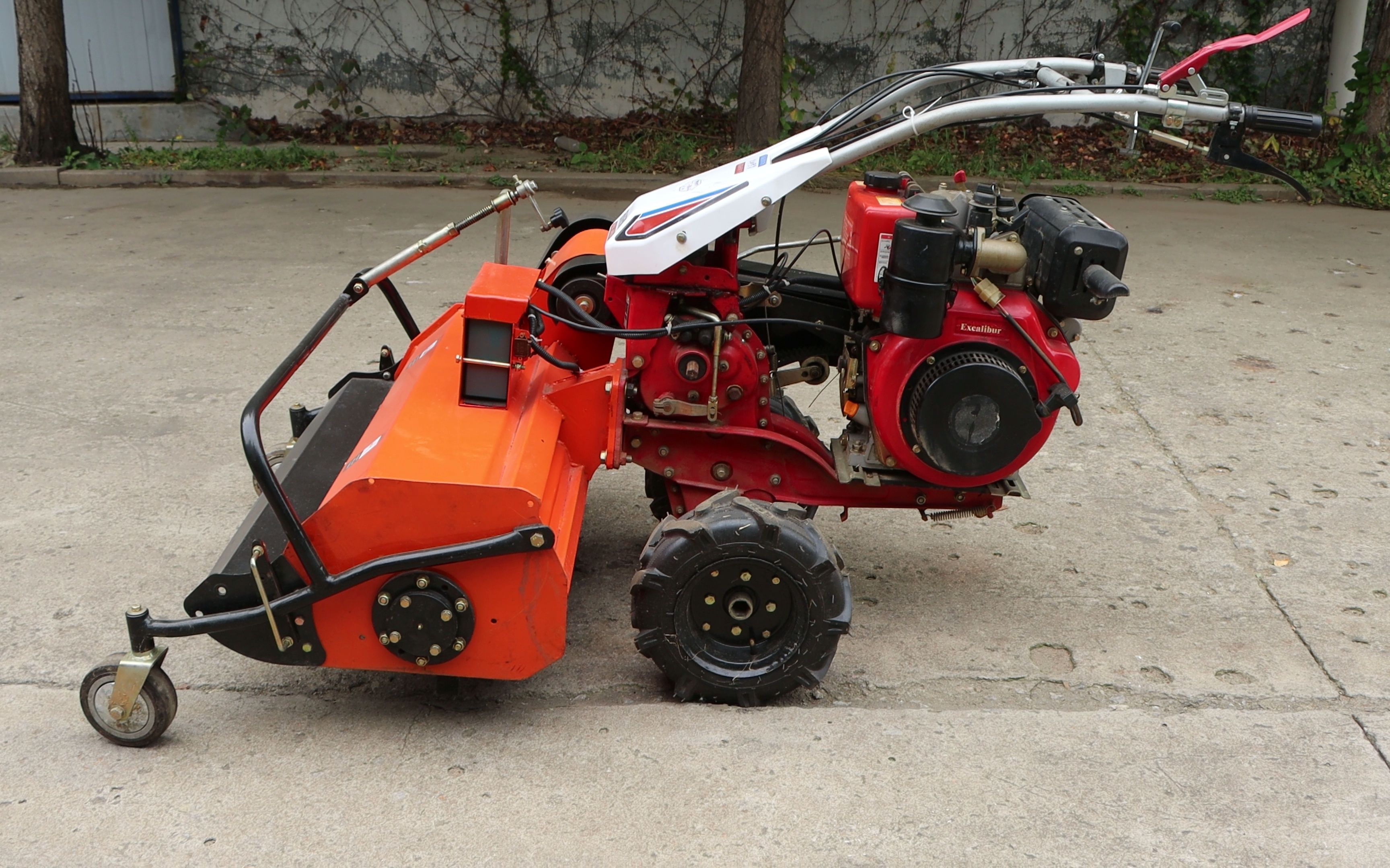 手扶式果园留茬割草机使用教程