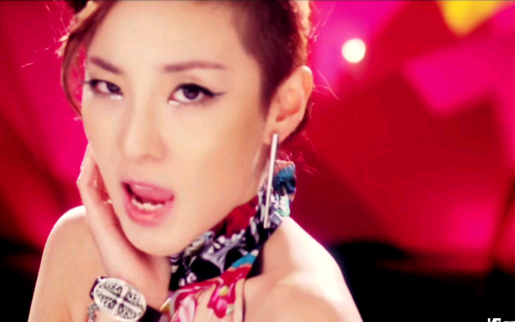 韩女团2ne1iloveyou完整版