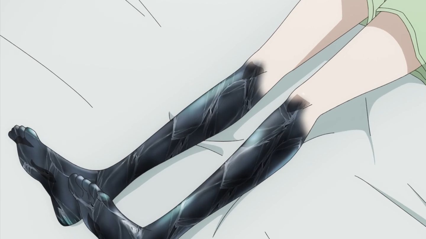 少女手脚石化无法动弹