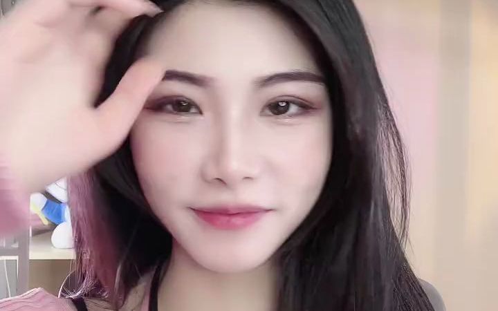 牛仔裤哨子舞抖音女主播热舞好身材