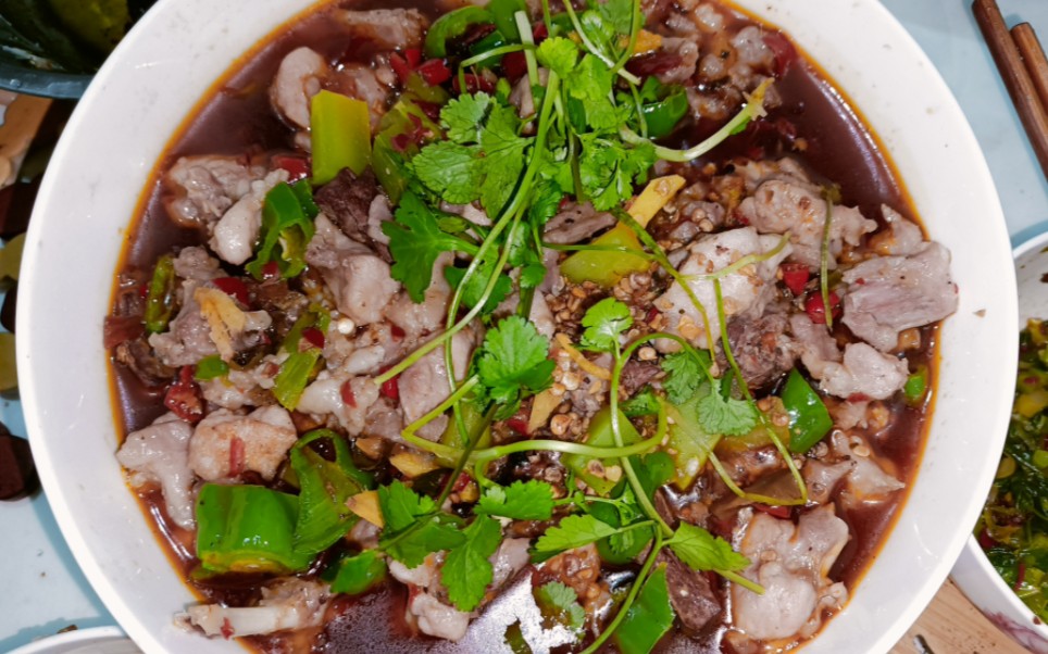 水煮兔家常版,又嫩又辣,直接吃了三碗饭