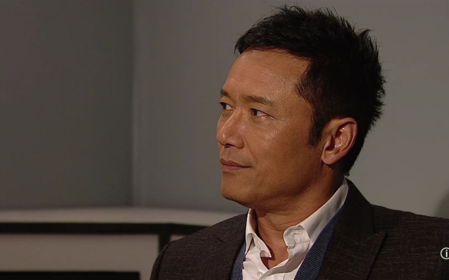 第二名卧底金融才子连浩勤终于联系上组织,卓凯却被廉政公署调查