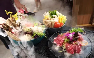 Скачать видео: 尖沙咀【味火锅】豪华餐$268位（送#芝士焗龙虾半只)海鲜拼盘/美国安格斯牛肉