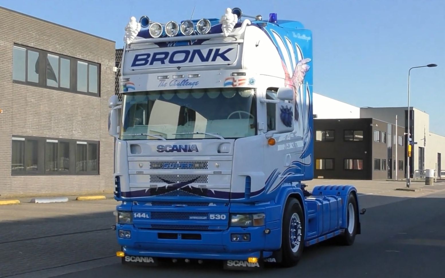 斯堪尼亚530 v8卡车发动机声浪