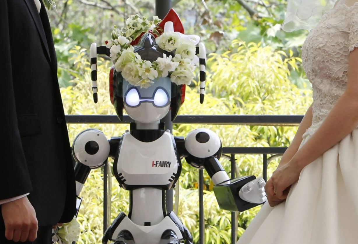 机器人和机器人结婚,还有模有样的举办婚礼,这事就在日本!