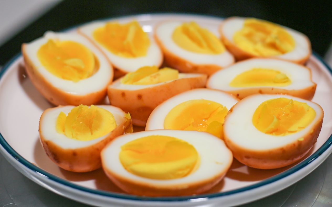 大厨教您做河洛糟蛋,煮鸡蛋还有小窍门,怪不得又好吃又好看