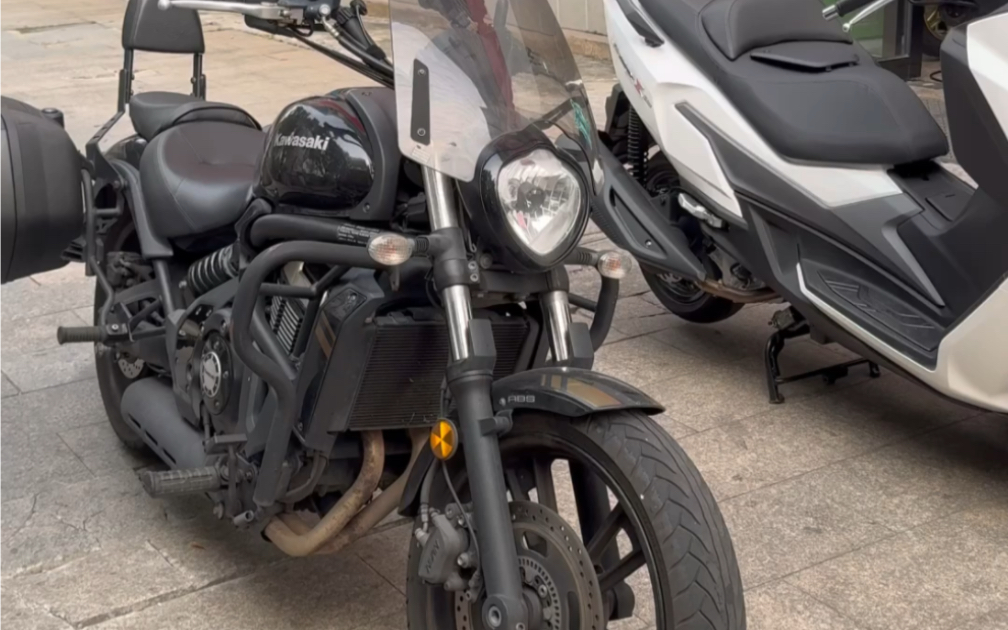 川崎小火神650 置换三阳九妹lps300 果然骑士最终的归宿还是踏板