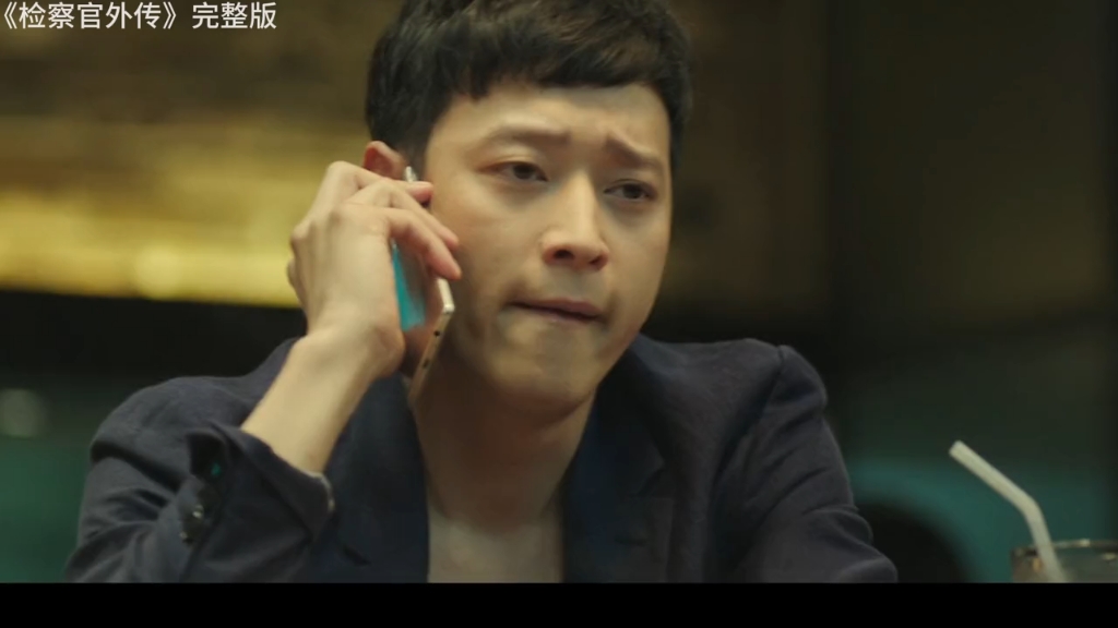 电梯战神丁青在成为大哥前,是一名正义的检察官,怎料被人算计入狱