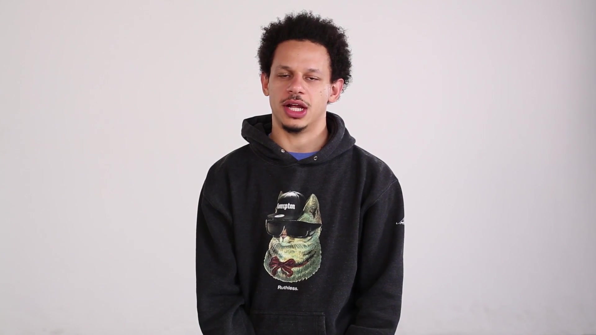 男星艾瑞克安德烈ericandre的第一分工作狗狗照顾员"|大明星的第一份