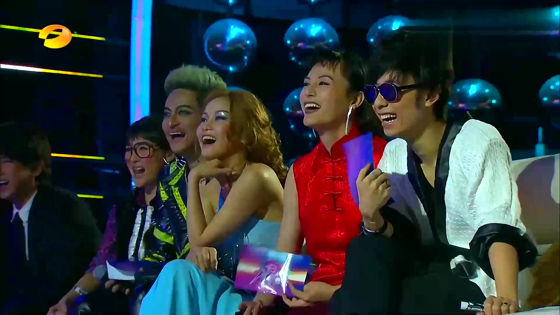 沈凌模仿王菲太惊艳,结果一看大张伟模仿那英,太辣眼