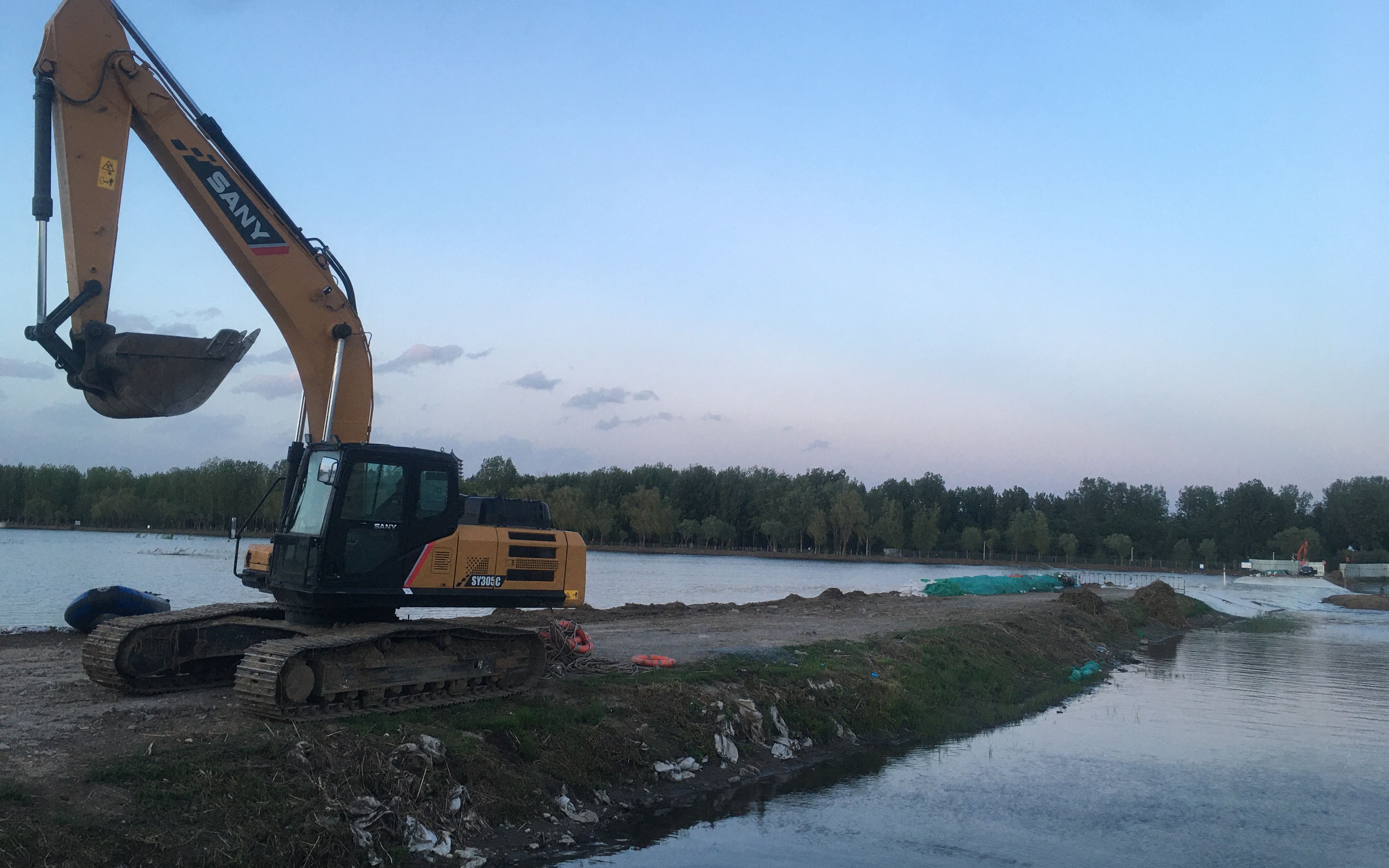 北京市密云水库放水,潮白河时隔多年全线贯通,水清岸绿环境好!