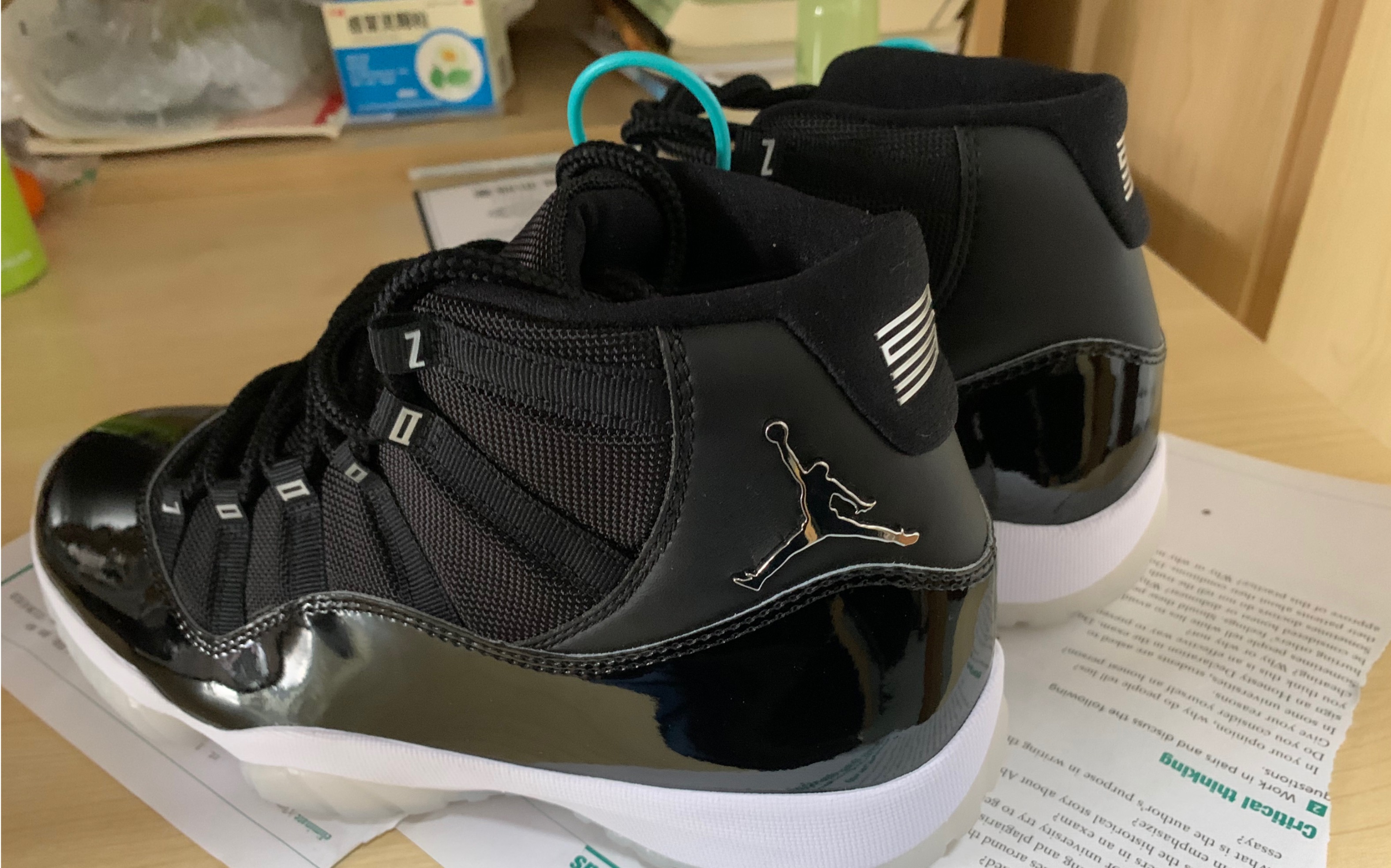 aj11大魔王2.0 黑银 开箱