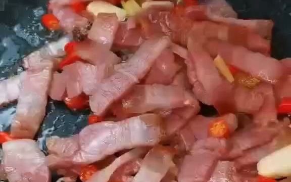 【美食教程】咸肉怎么做才好吃?简单的蒜苗咸肉,肉香四溢,简单易学,好吃下饭哔哩哔哩bilibili