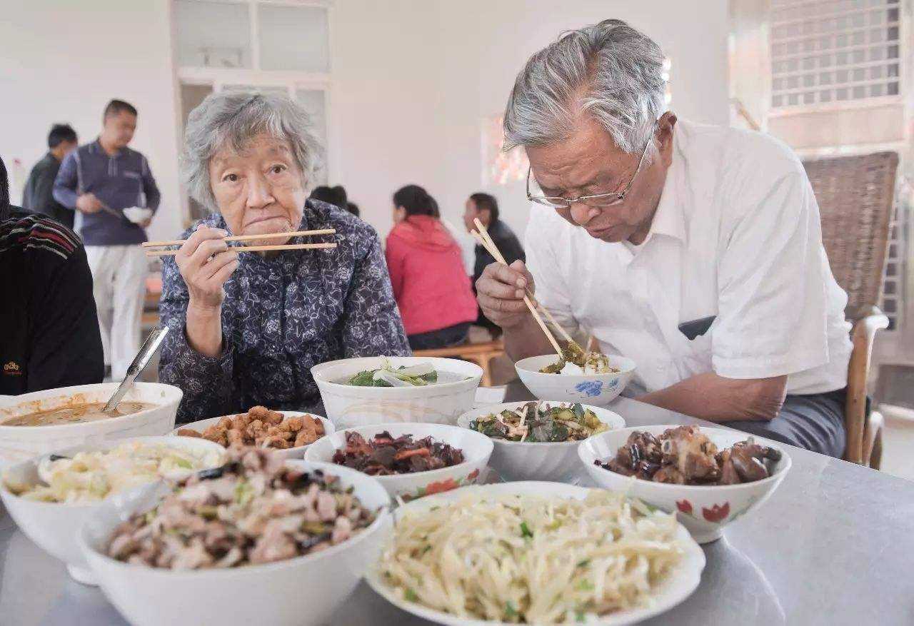 马静芬:褚时健走的时候留下些钱,我想成立家族信托培养企业家哔哩哔哩bilibili