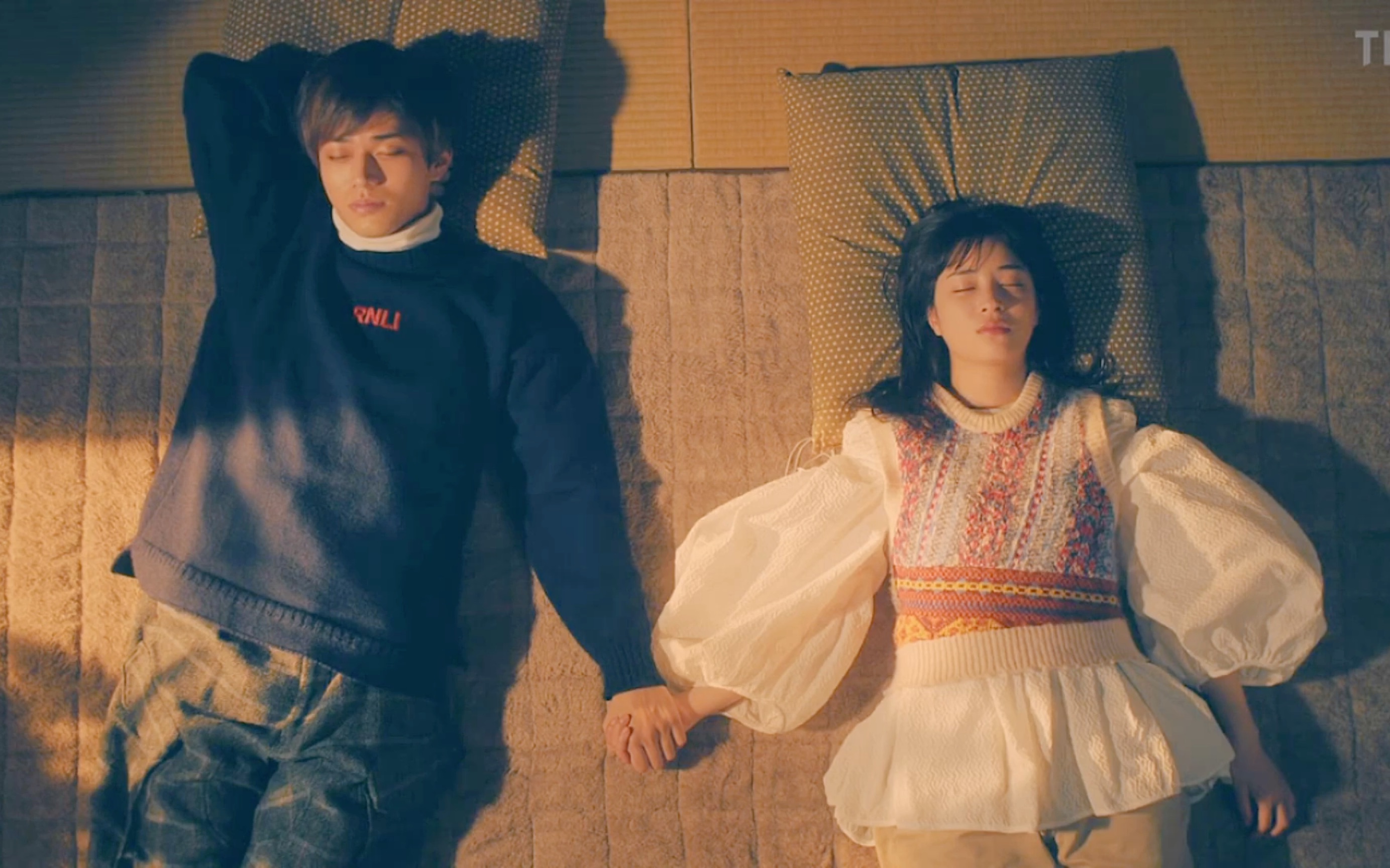 黄昏时分牵起手 B站