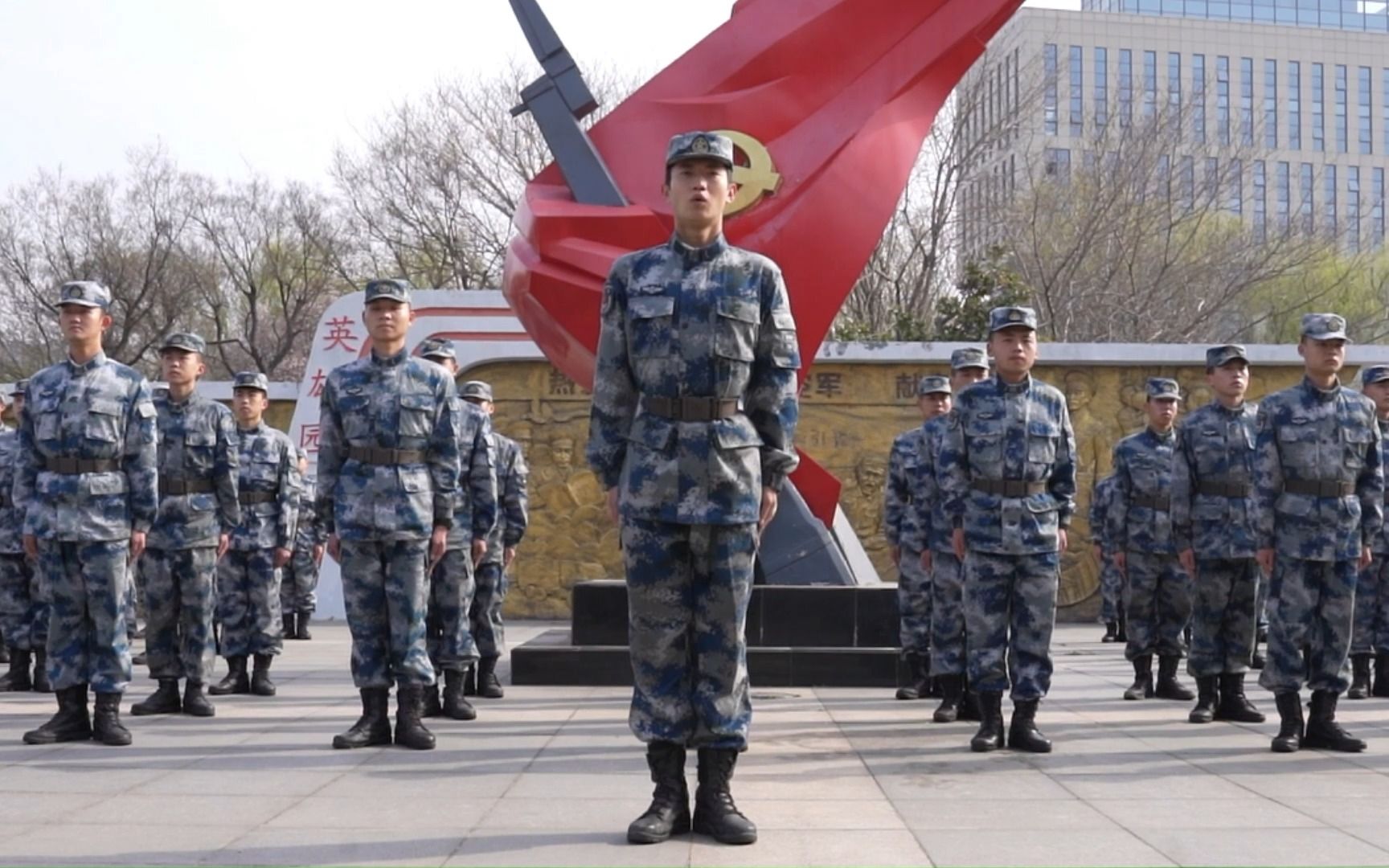 青春无悔从军行|空军勤务学院学兵毕业:我们申请到边疆去,到祖国最需要的地方去!哔哩哔哩bilibili