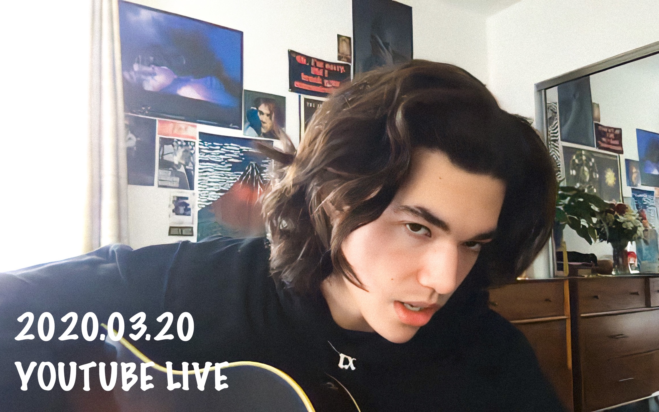 【自制中字】柯灰展示kid krow烟熏黑胶,展示为歌词mv画的稿子,吉他