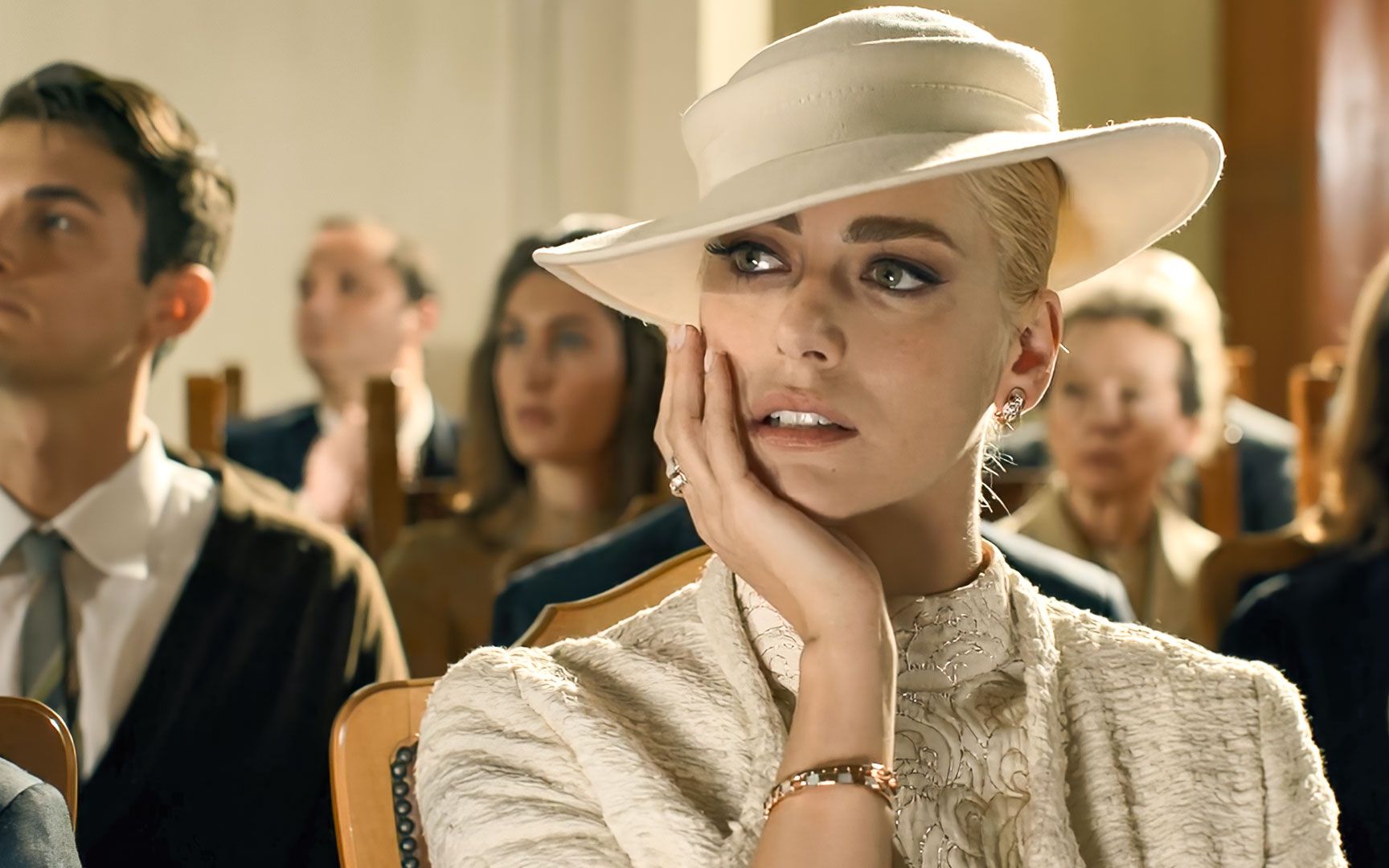 《德伯力克》富婆爱上江洋大盗,高智商助其越狱,女主颜值也是超高