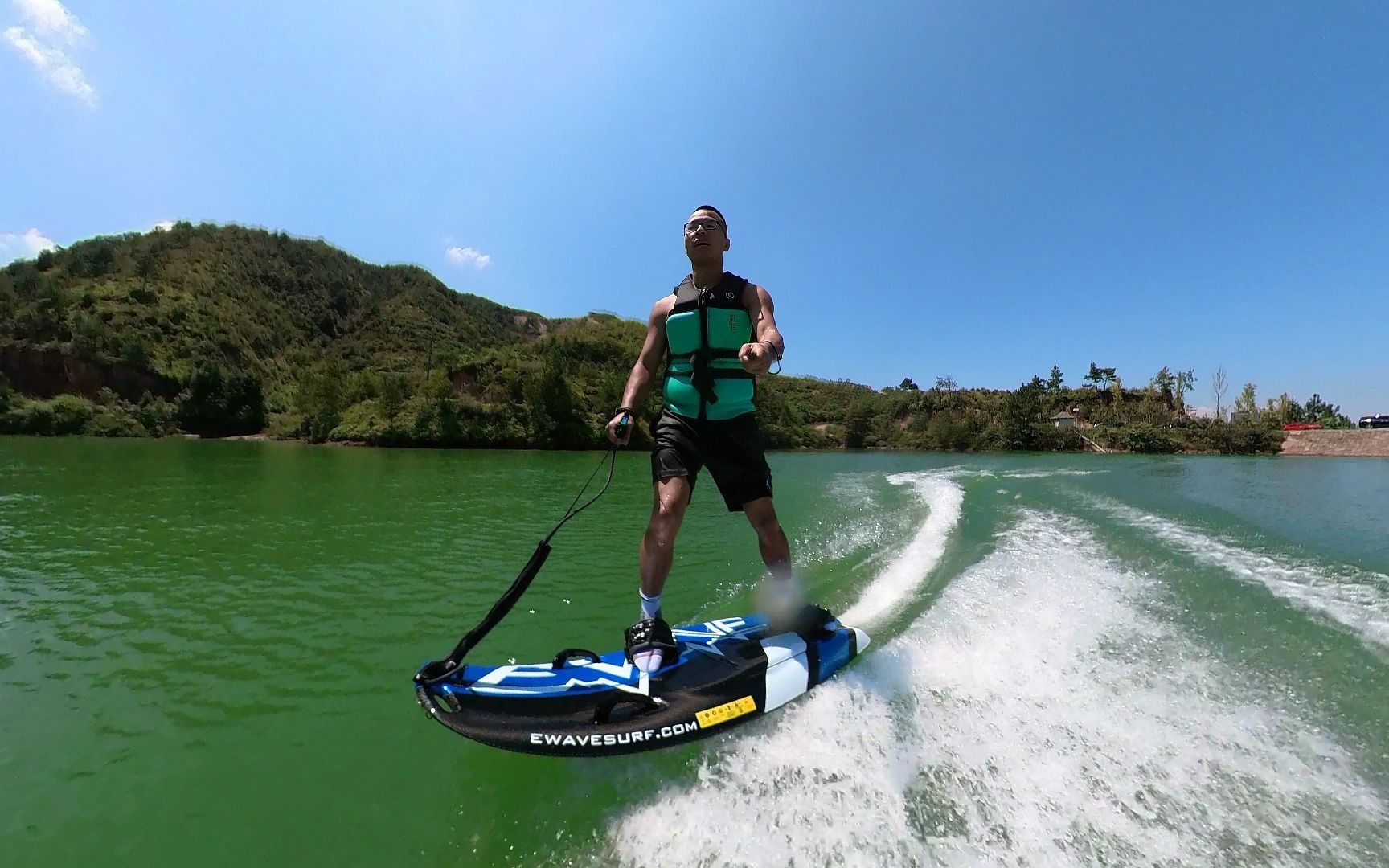 ewave动力冲浪板水库冲浪
