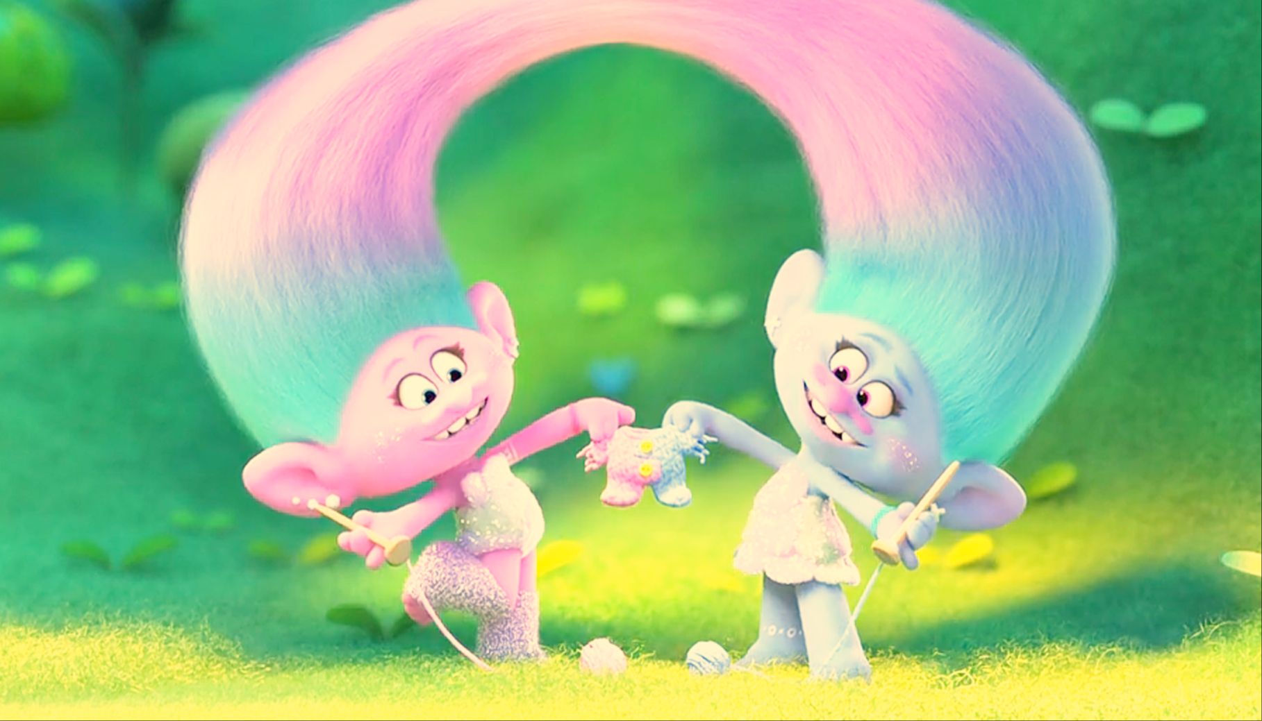 双胞胎的姐妹精灵,头发也是连在一起的《魔发精灵2》