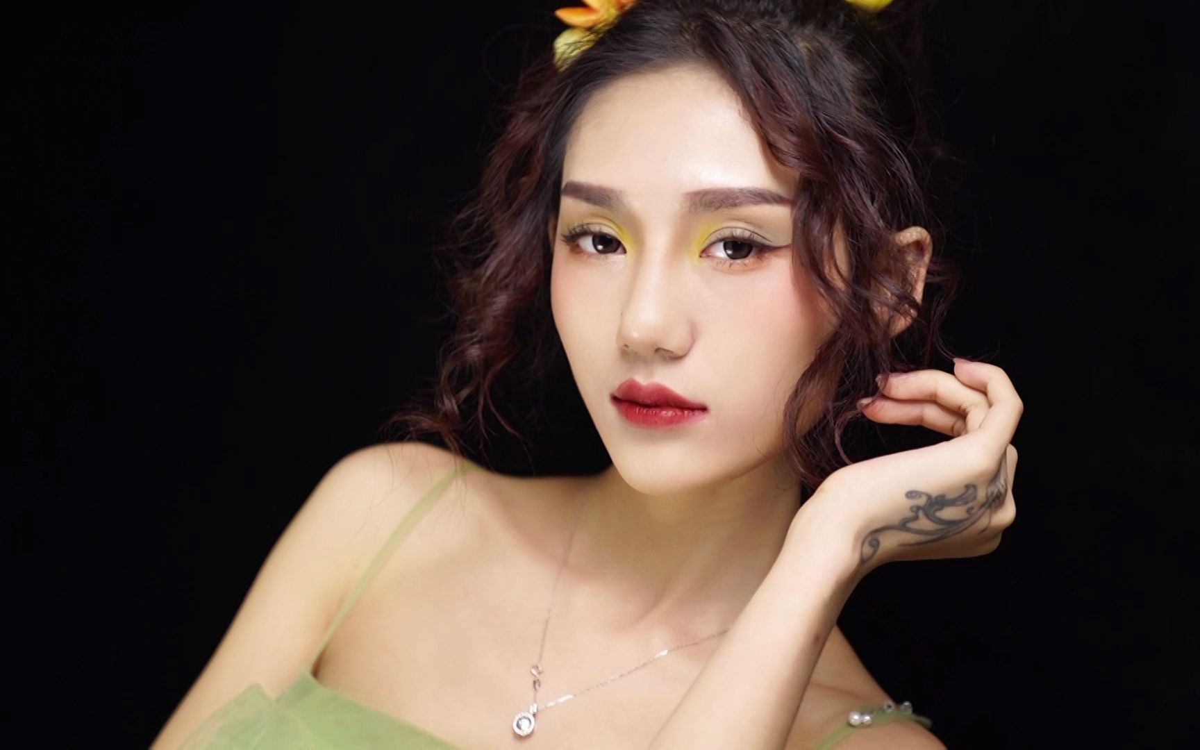 一眼爱上的梦幻森系新娘妆,清新自然还减龄