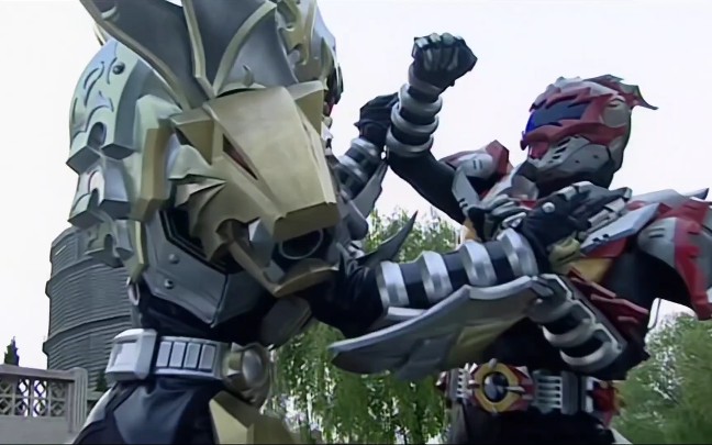 铠甲勇士:炎龙侠vs帝皇侠/实力摆在眼前,但还要勇往直前!