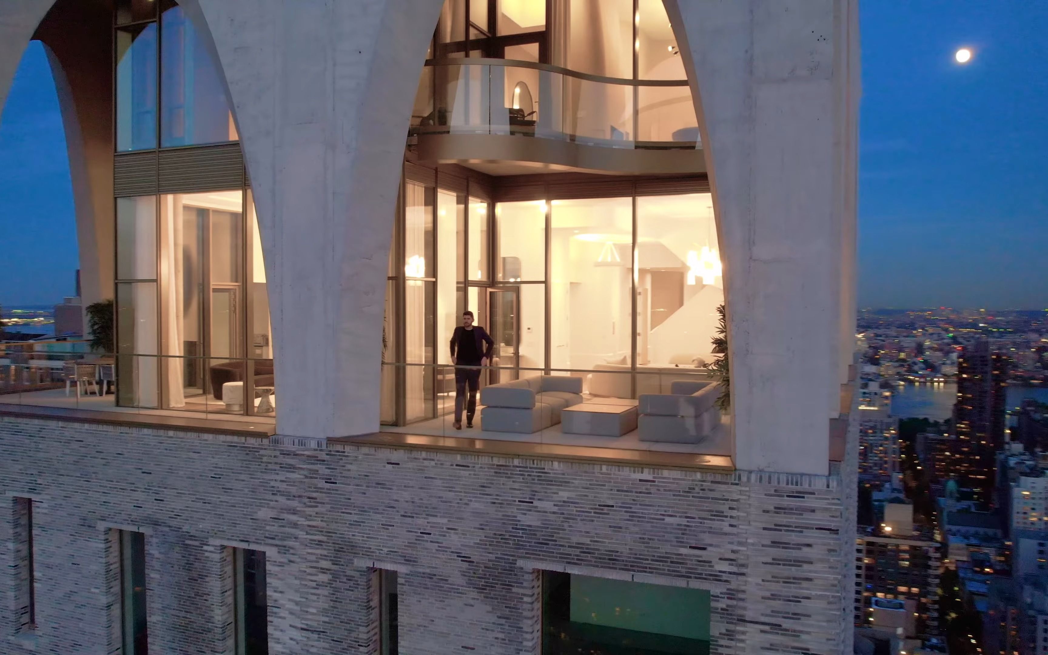 游览价值3300万美元的纽约顶层公寓