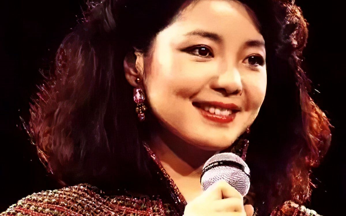 [图]Teresa Teng - 15周年香港巡回演唱会 - 1983