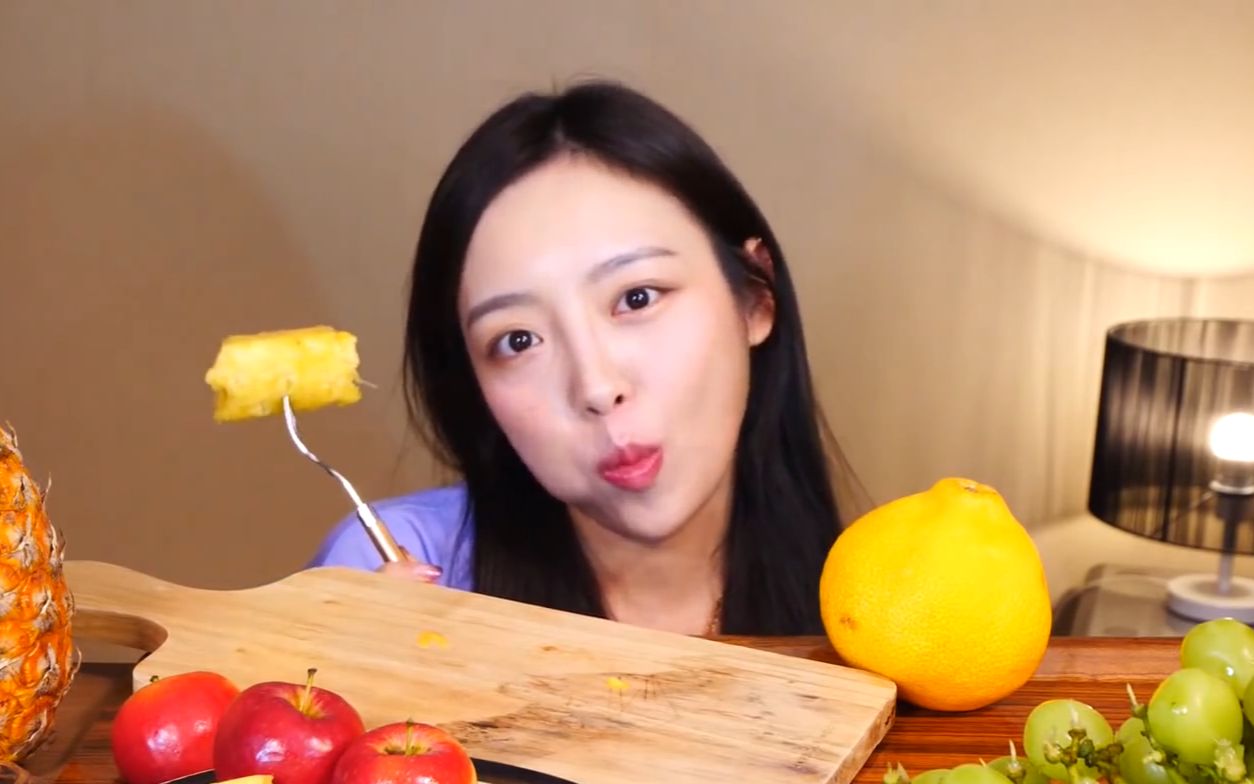 【炸鸡少女shugi】在水果天价的韩国,萝莉小姐姐的斥巨资买了这么多