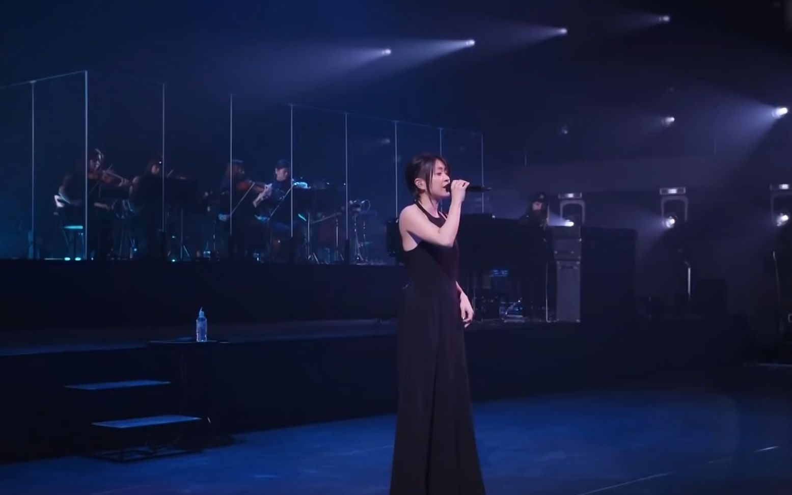 [图]【LIVE】宇多田ヒカル -「COLORS」 Utada Laughter in the Dark Tour 2018