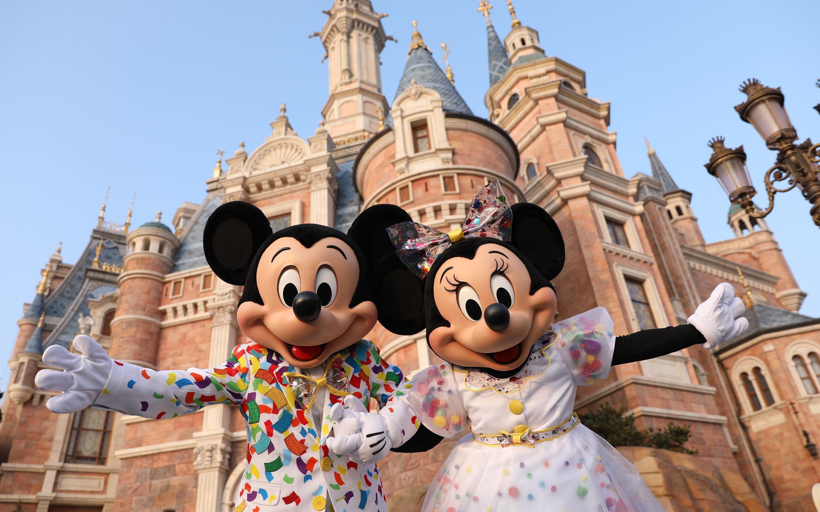 米奇90周年 上海迪士尼乐园度假区独家夜光幻影秀特别版