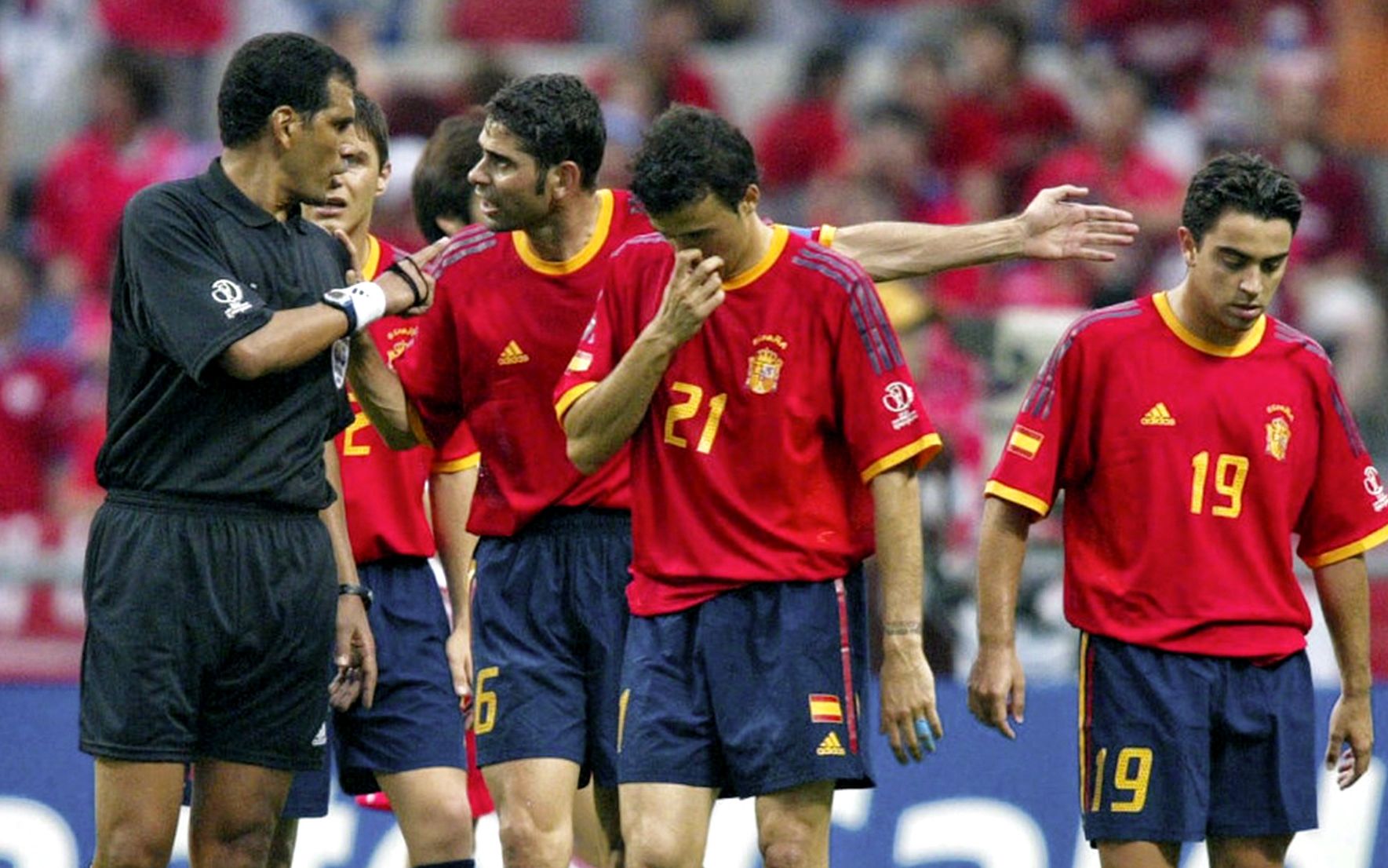 回顾02年世界杯裁判多次判罚引争议西班牙35韩国惨遭淘汰