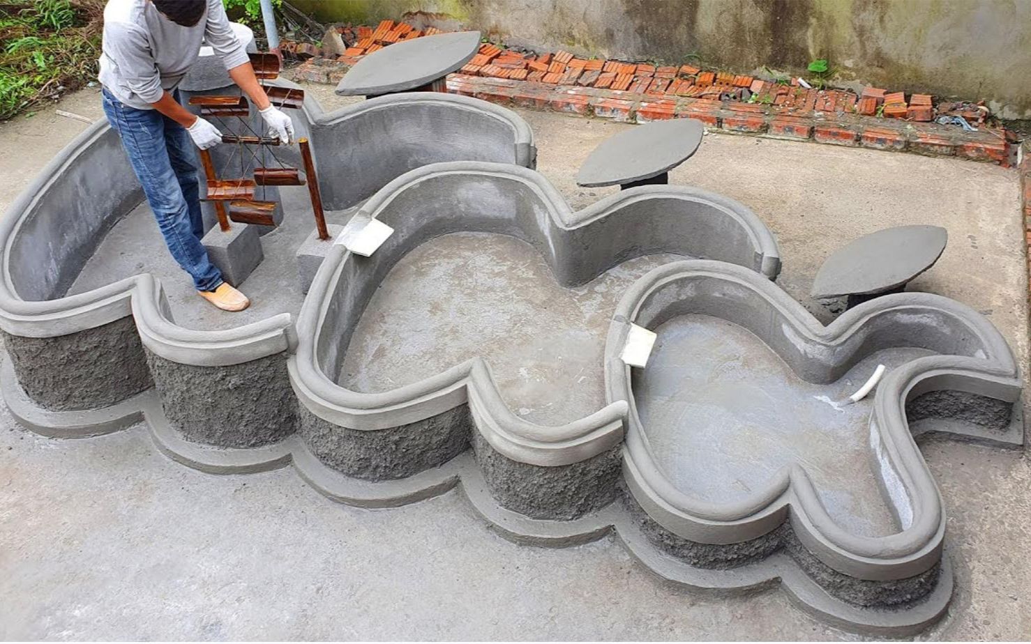 老板请我砌鱼池,开始嫌我太浪费占地空间,结果成品出来直夸牛掰