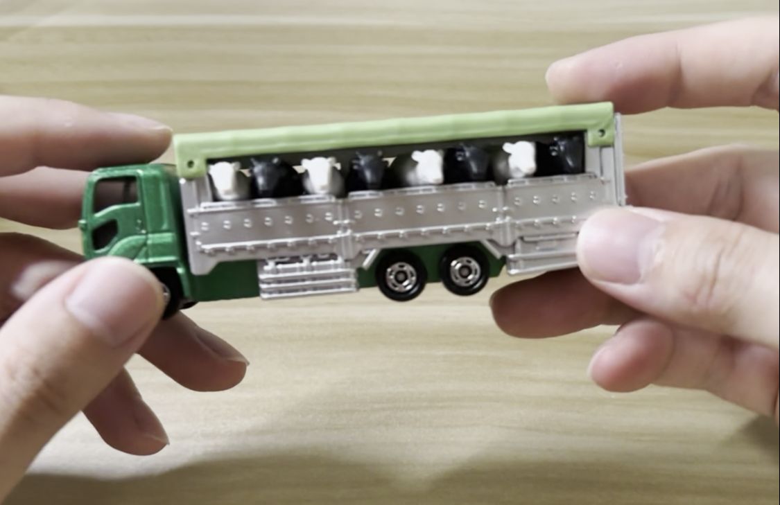 多美卡 红白盒 139号长款 五十铃奶牛家畜运输车 tomy