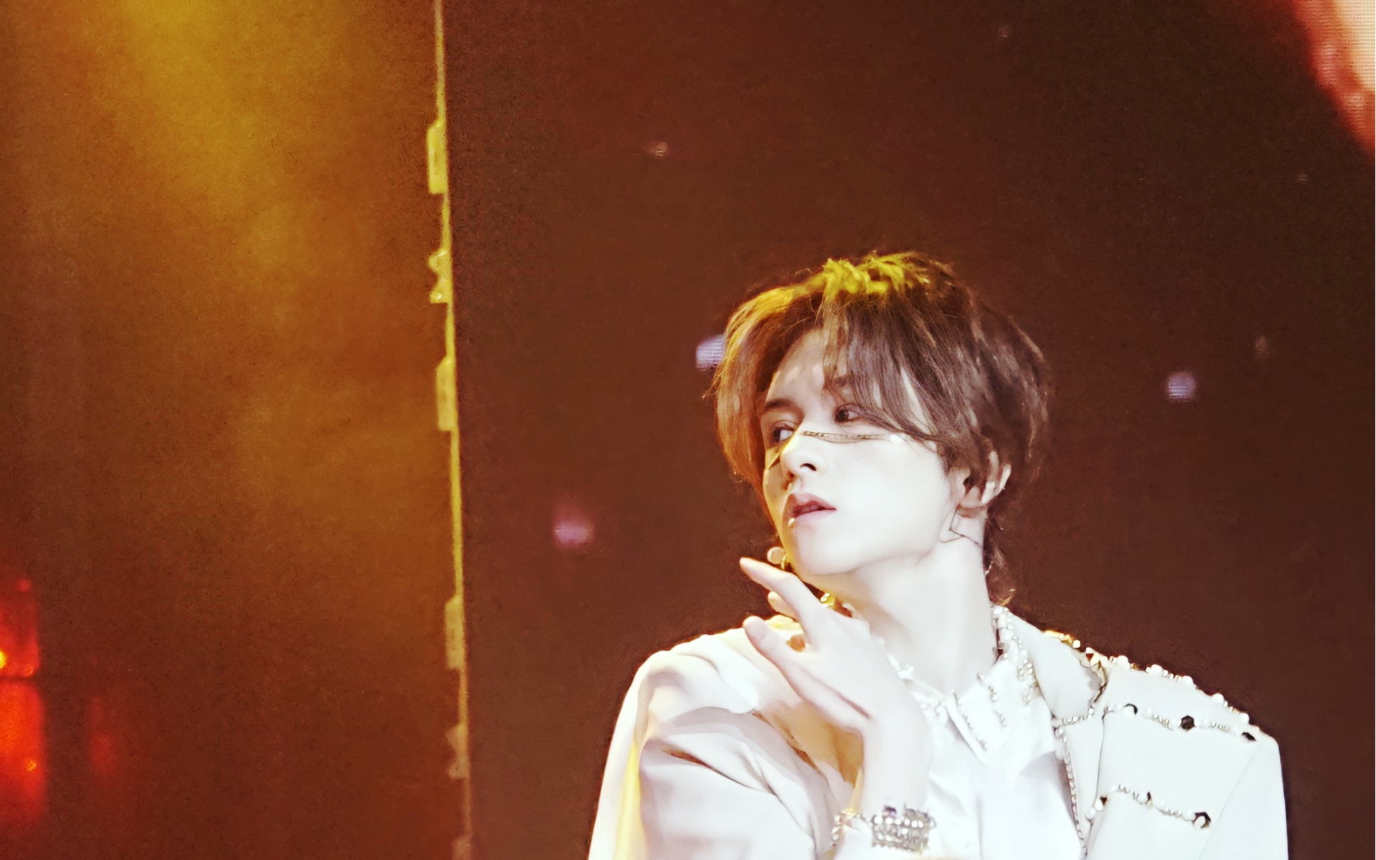 邓孝慈见面会竹现场直拍片段老婆也太会扭了叭