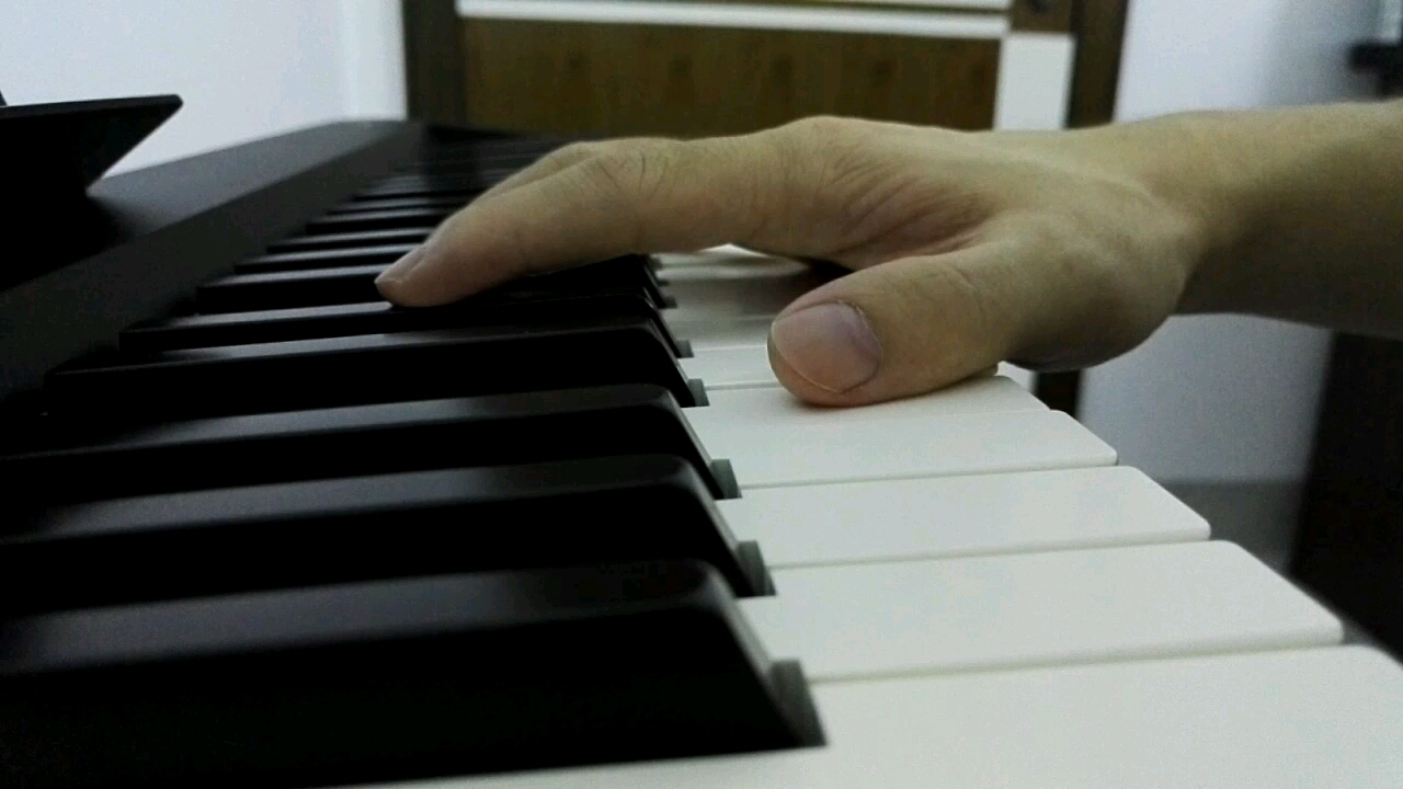 练钢琴,练两下手腕就酸痛,这难道是姿势不对?