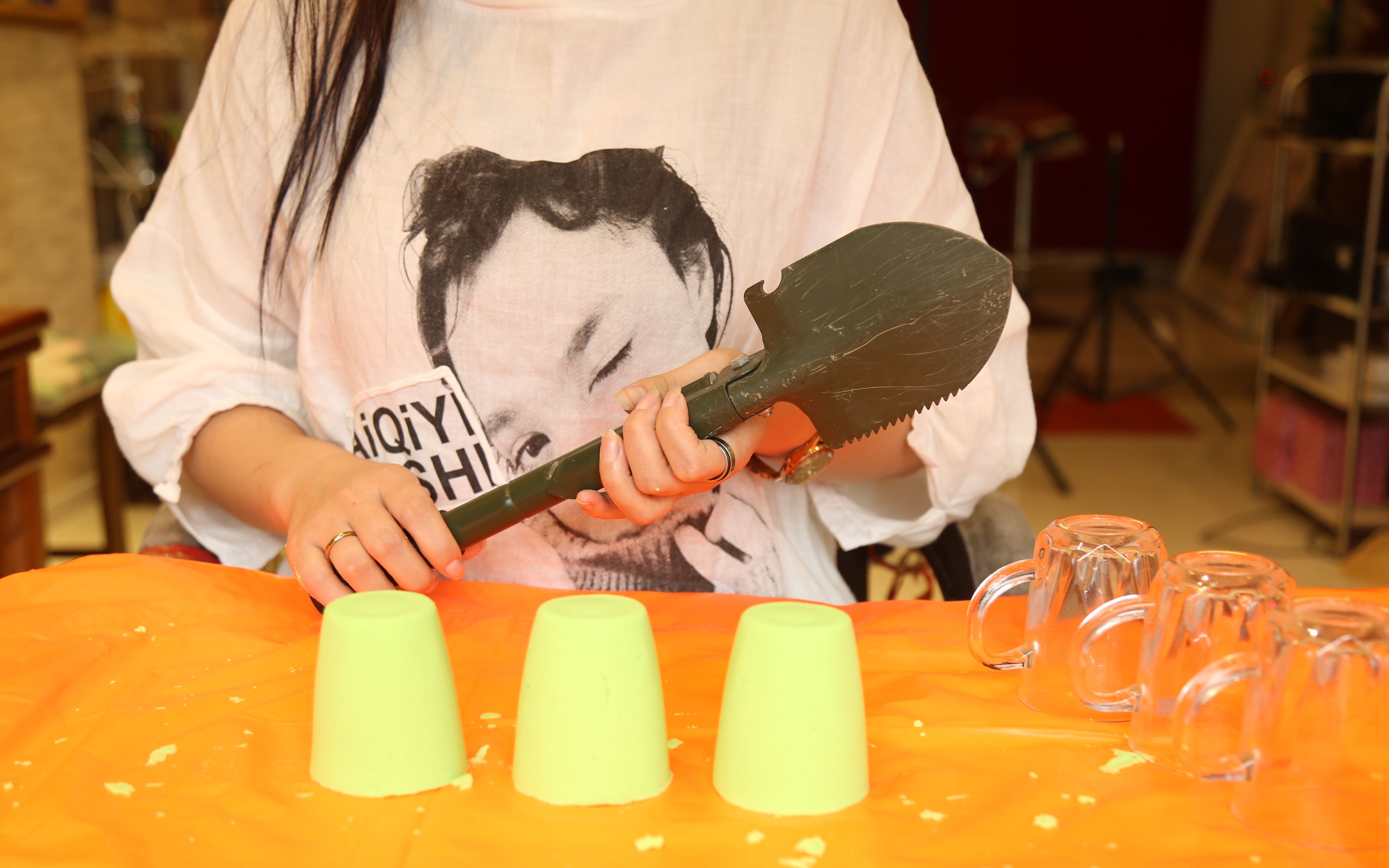 心理咨询师 小姐姐推荐:最解压视频,适合白领的解压方式之一太空沙