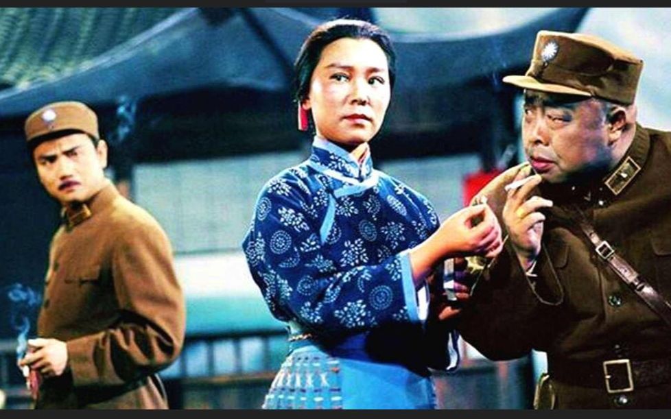 现代京剧样板戏沙家浜智斗超长版想当初这个女人不寻常司令何须细打听