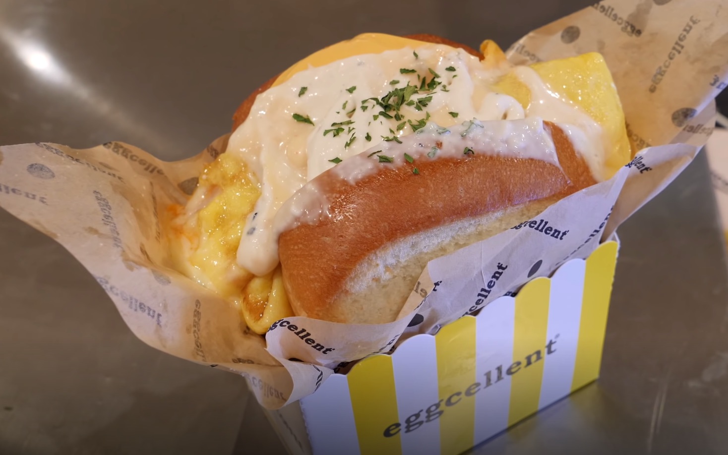 【街头美食】韩国 | 马苏里拉奶酪鸡蛋三明治  韩国