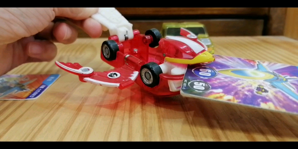 裂空飞鹰和飞翔车神